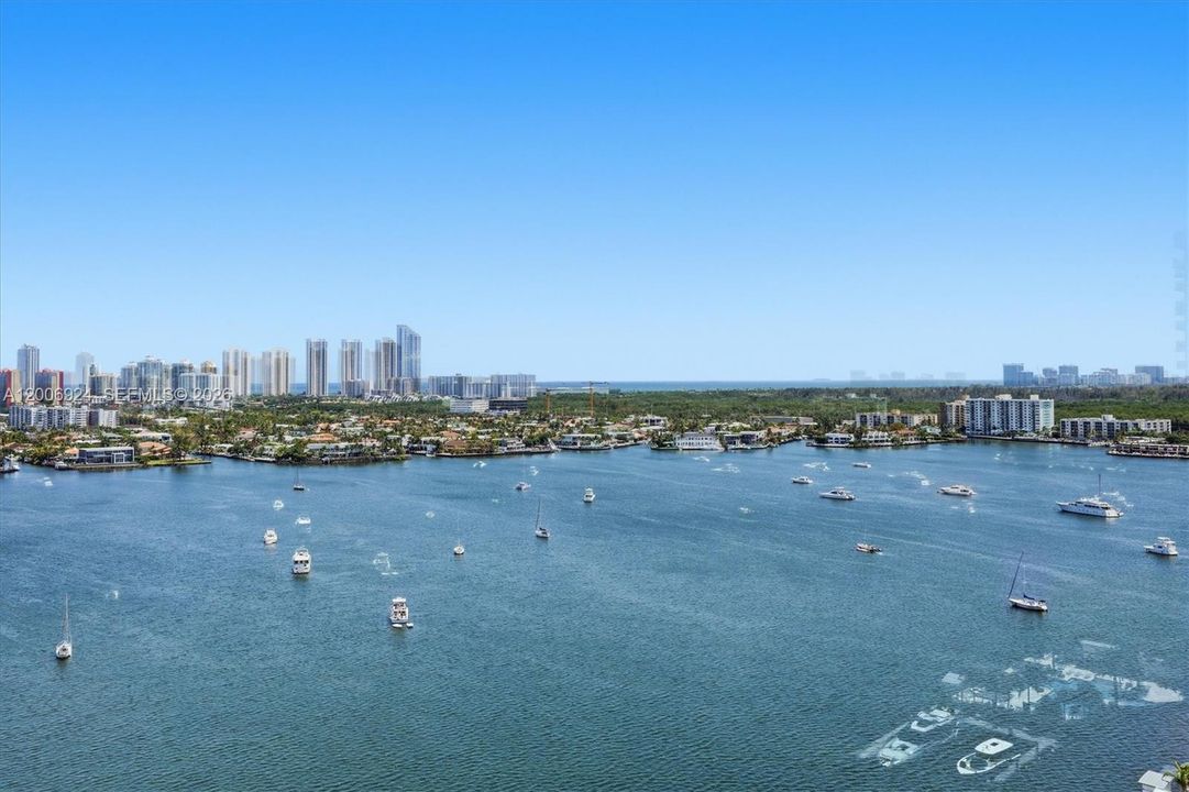 For Sale: $1,149,000 (2 beds, 2 baths, 1718 Square Feet)