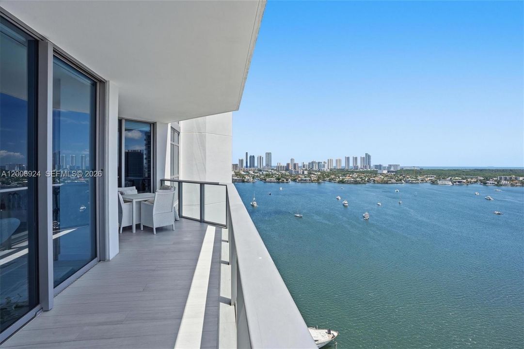 For Sale: $1,149,000 (2 beds, 2 baths, 1718 Square Feet)
