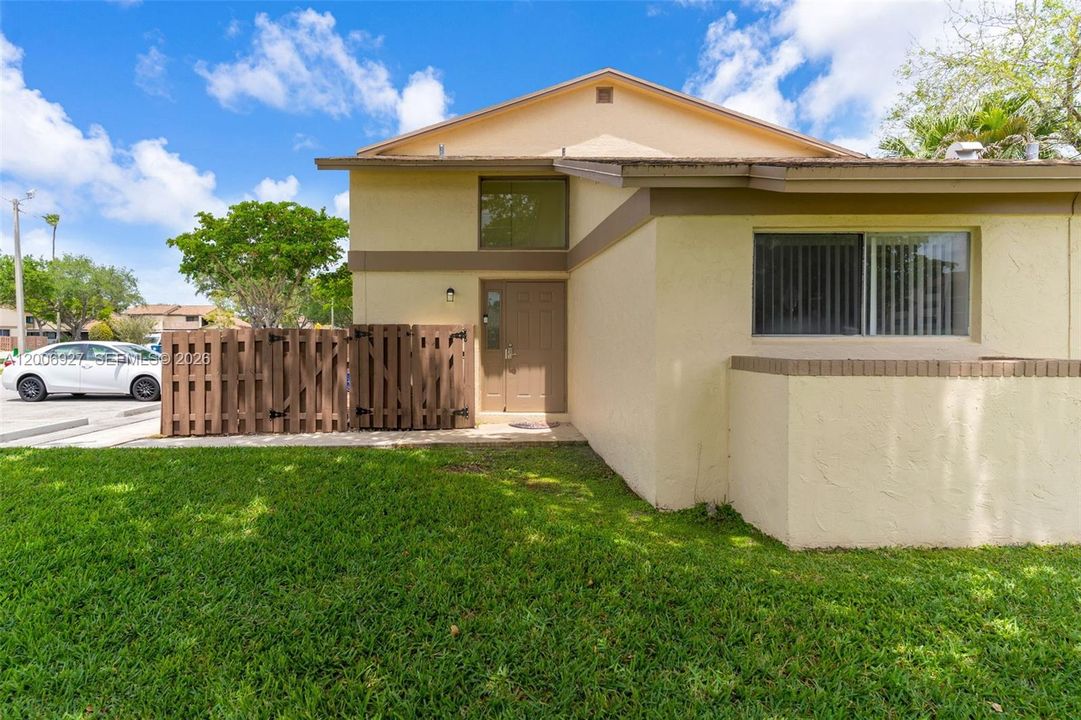 En Venta: $304,000 (3 camas, 2 baños, 1123 Pies cuadrados)