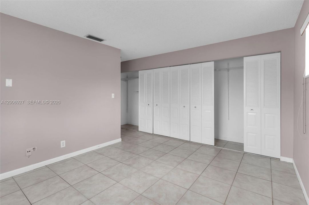 En Venta: $304,000 (3 camas, 2 baños, 1123 Pies cuadrados)