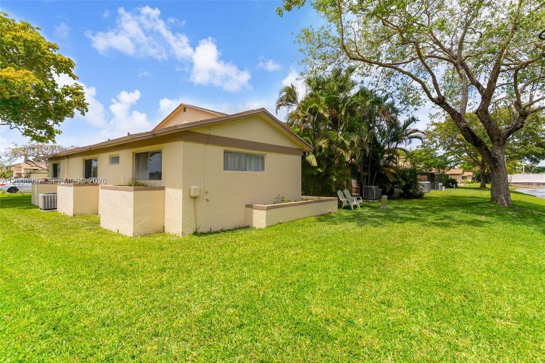 En Venta: $304,000 (3 camas, 2 baños, 1123 Pies cuadrados)