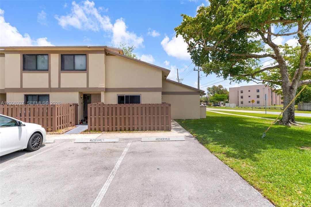 En Venta: $304,000 (3 camas, 2 baños, 1123 Pies cuadrados)