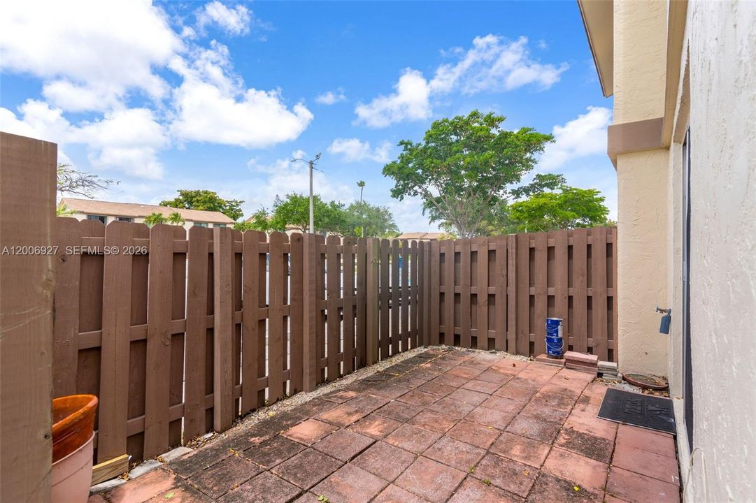 En Venta: $304,000 (3 camas, 2 baños, 1123 Pies cuadrados)