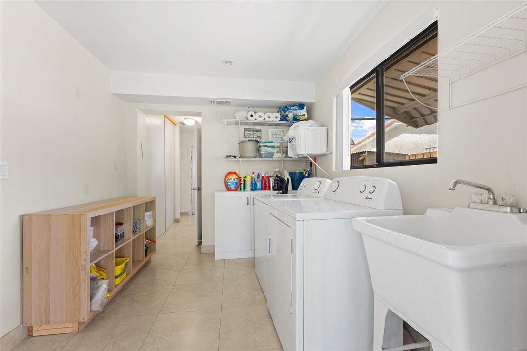 26-1101 NE 4th Ct, Hallandale Beach-29