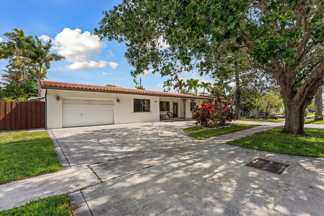 03-1101 NE 4th Ct, Hallandale Beach-21