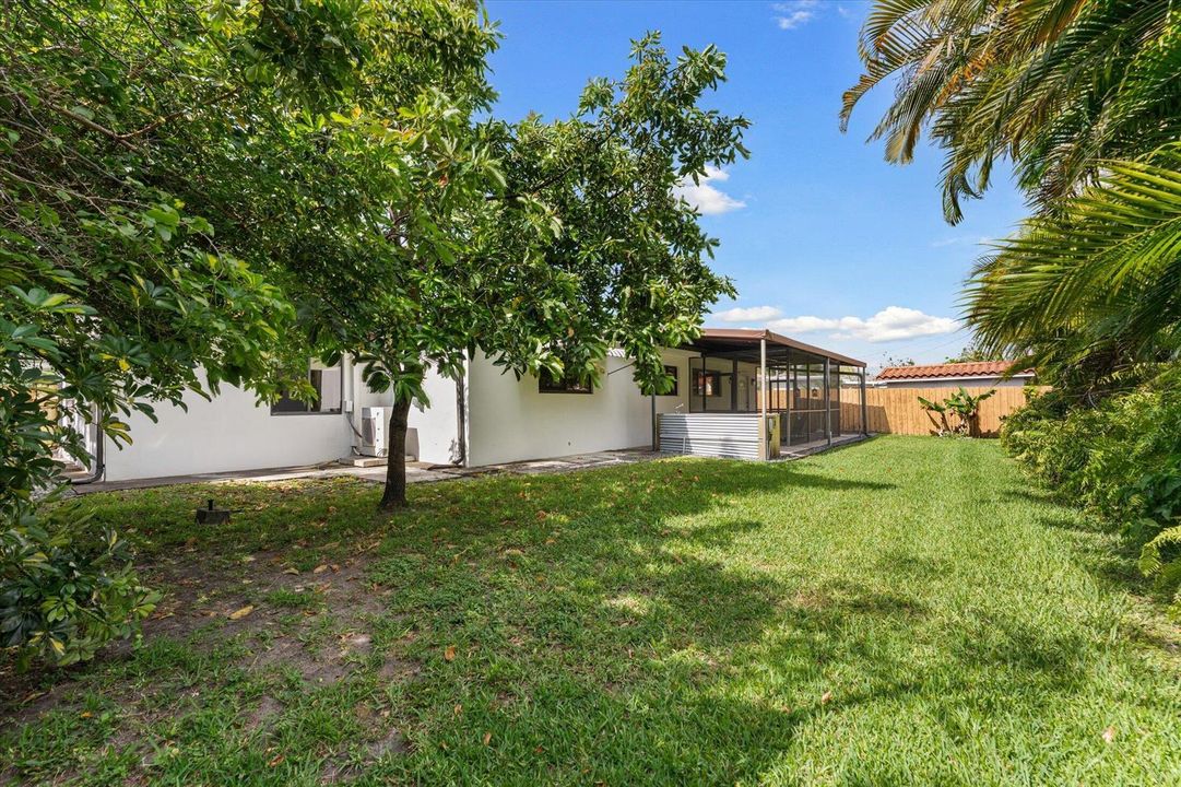 31-1101 NE 4th Ct, Hallandale Beach-26