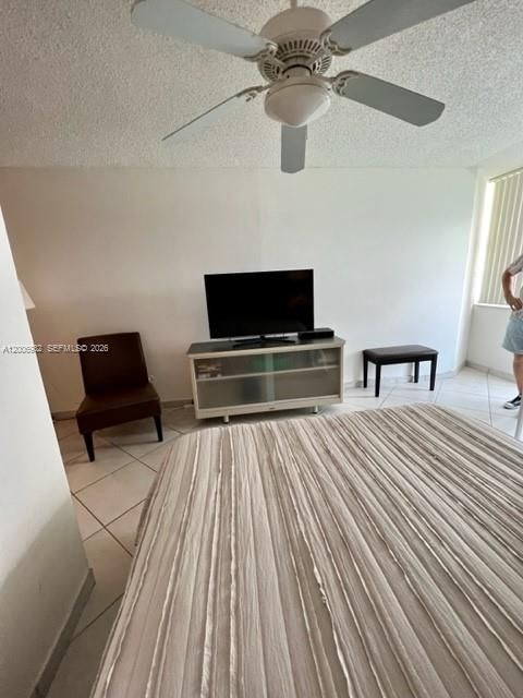 Active With Contract: $1,975 (0 beds, 1 baths, 580 Square Feet)