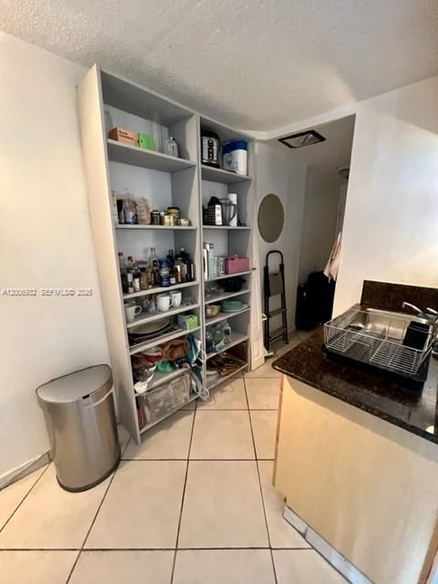 Active With Contract: $1,975 (0 beds, 1 baths, 580 Square Feet)