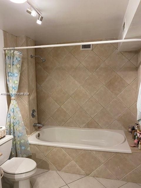 Active With Contract: $1,975 (0 beds, 1 baths, 580 Square Feet)