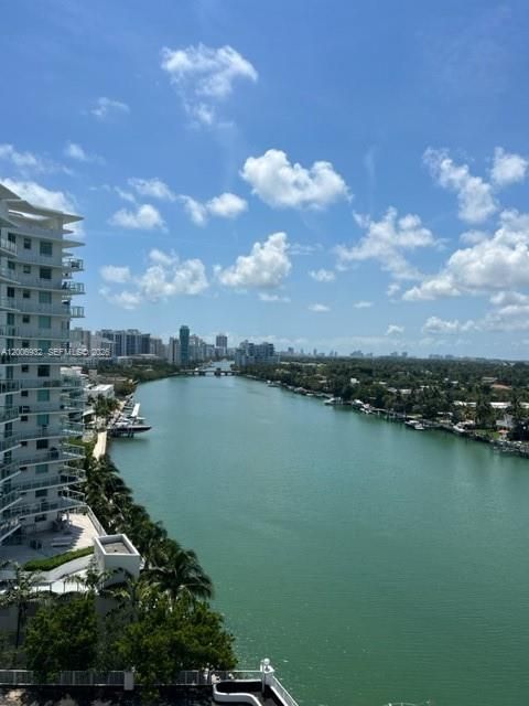 Active With Contract: $1,975 (0 beds, 1 baths, 580 Square Feet)