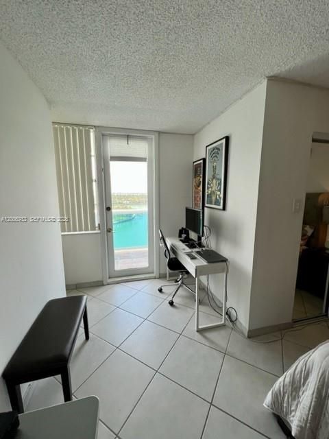 Active With Contract: $1,975 (0 beds, 1 baths, 580 Square Feet)