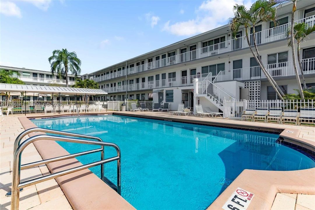 For Sale: $84,900 (1 beds, 1 baths, 620 Square Feet)