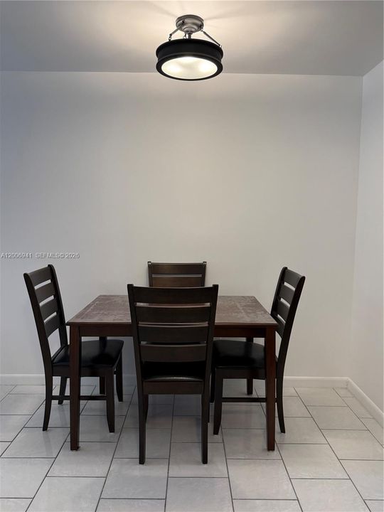 For Sale: $84,900 (1 beds, 1 baths, 620 Square Feet)