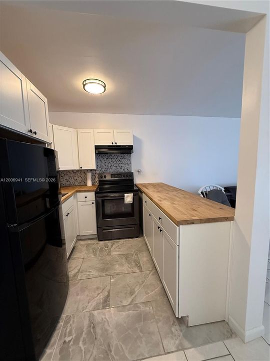 For Sale: $84,900 (1 beds, 1 baths, 620 Square Feet)