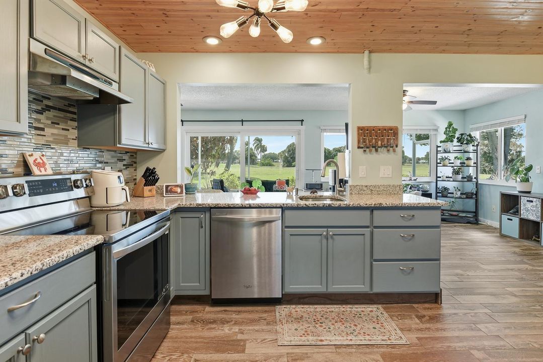 3012 SE Santa Anita-012-034-1499x1000