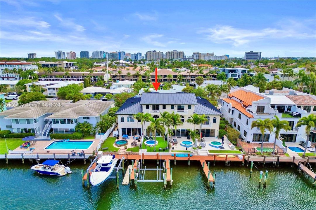 For Sale: $1,699,500 (3 beds, 3 baths, 2995 Square Feet)
