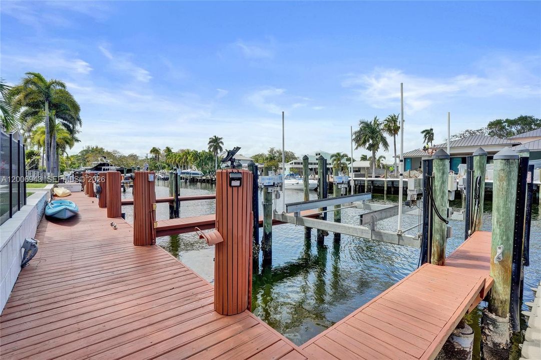 For Sale: $1,699,500 (3 beds, 3 baths, 2995 Square Feet)