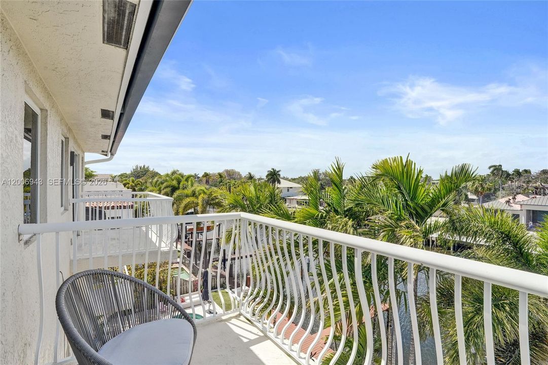 For Sale: $1,699,500 (3 beds, 3 baths, 2995 Square Feet)