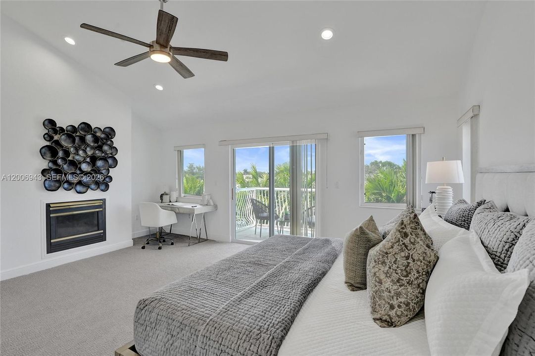 For Sale: $1,699,500 (3 beds, 3 baths, 2995 Square Feet)
