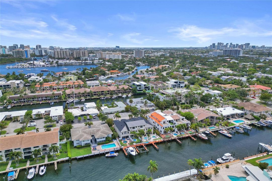 For Sale: $1,699,500 (3 beds, 3 baths, 2995 Square Feet)