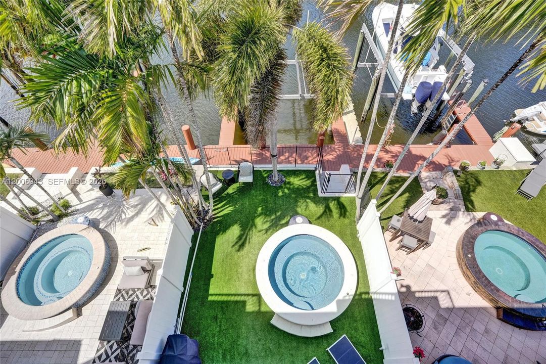 For Sale: $1,699,500 (3 beds, 3 baths, 2995 Square Feet)