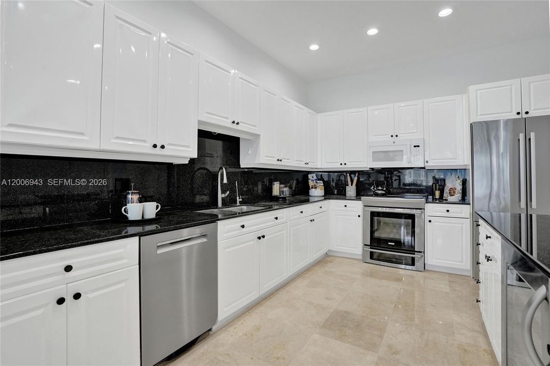 For Sale: $1,699,500 (3 beds, 3 baths, 2995 Square Feet)
