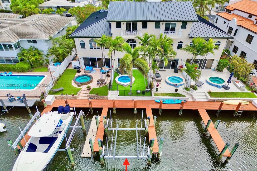 For Sale: $1,699,500 (3 beds, 3 baths, 2995 Square Feet)
