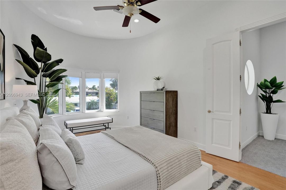 For Sale: $1,699,500 (3 beds, 3 baths, 2995 Square Feet)