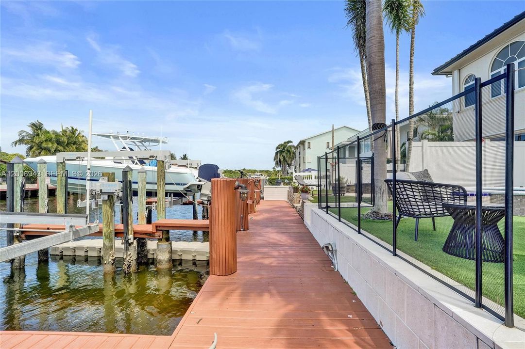 For Sale: $1,699,500 (3 beds, 3 baths, 2995 Square Feet)