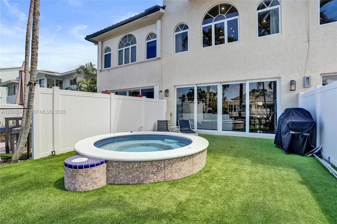 For Sale: $1,699,500 (3 beds, 3 baths, 2995 Square Feet)