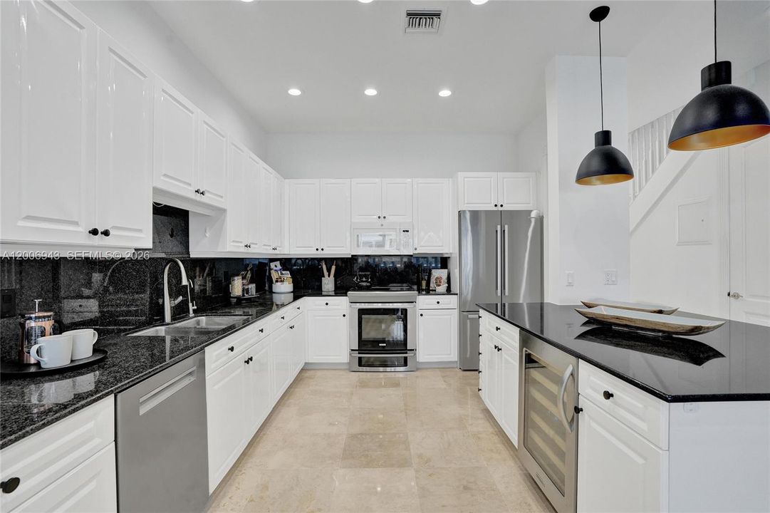 For Sale: $1,699,500 (3 beds, 3 baths, 2995 Square Feet)