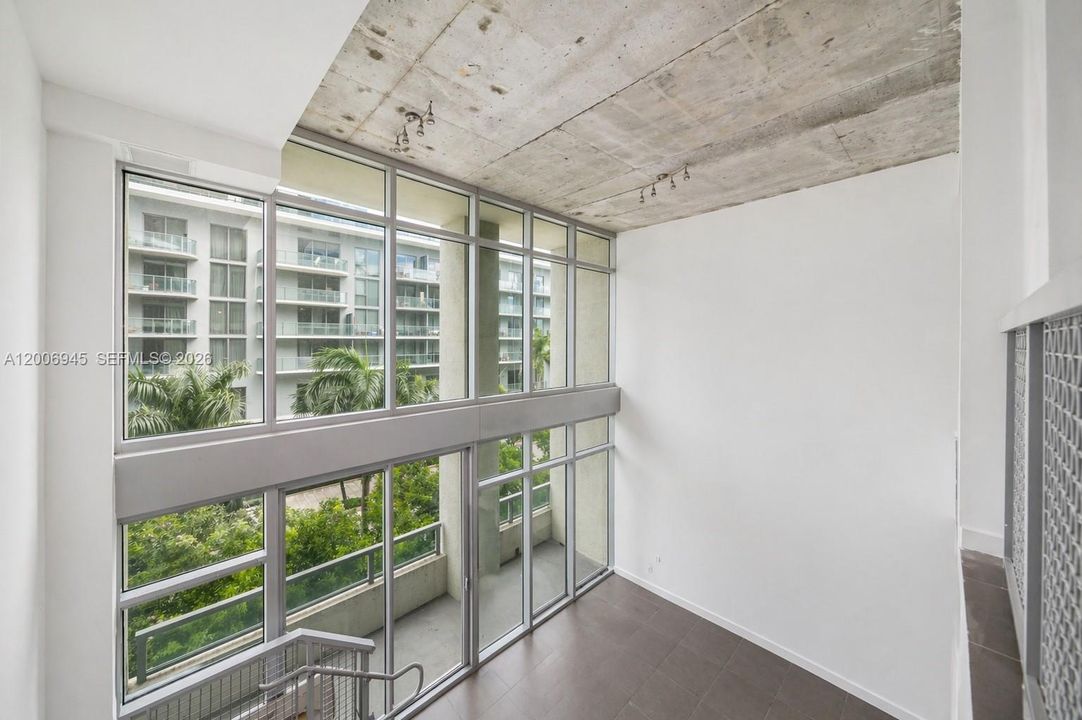 For Sale: $610,000 (1 beds, 2 baths, 1327 Square Feet)