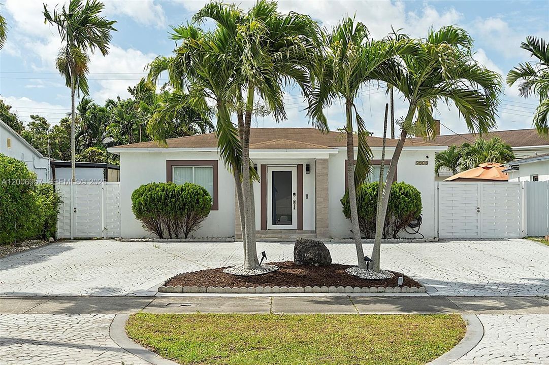 Activo con contrato: $585,000 (3 camas, 1 baños, 825 Pies cuadrados)