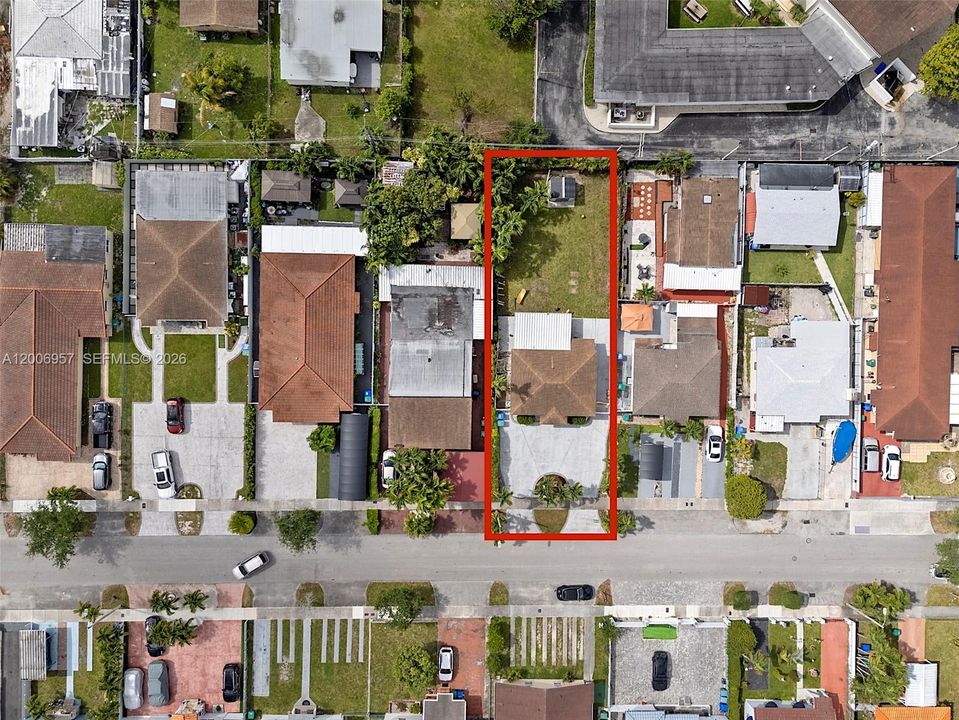 Activo con contrato: $585,000 (3 camas, 1 baños, 825 Pies cuadrados)