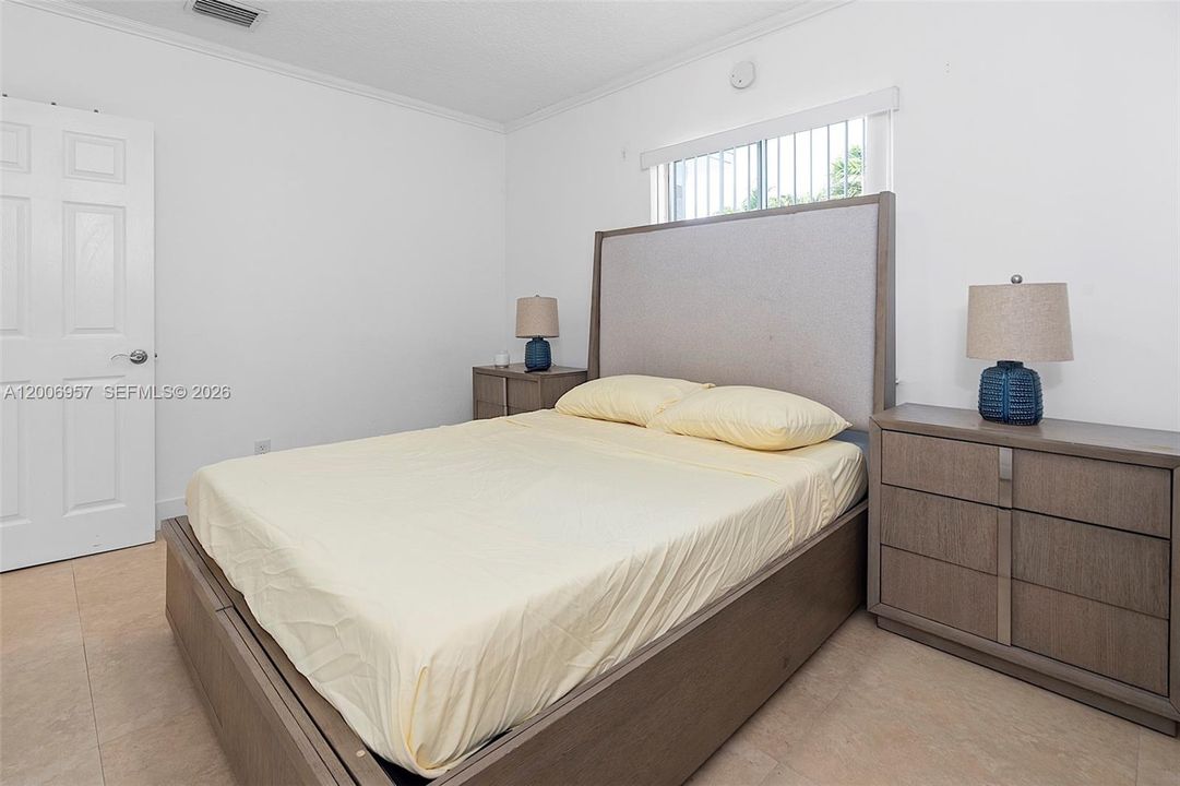 Activo con contrato: $585,000 (3 camas, 1 baños, 825 Pies cuadrados)