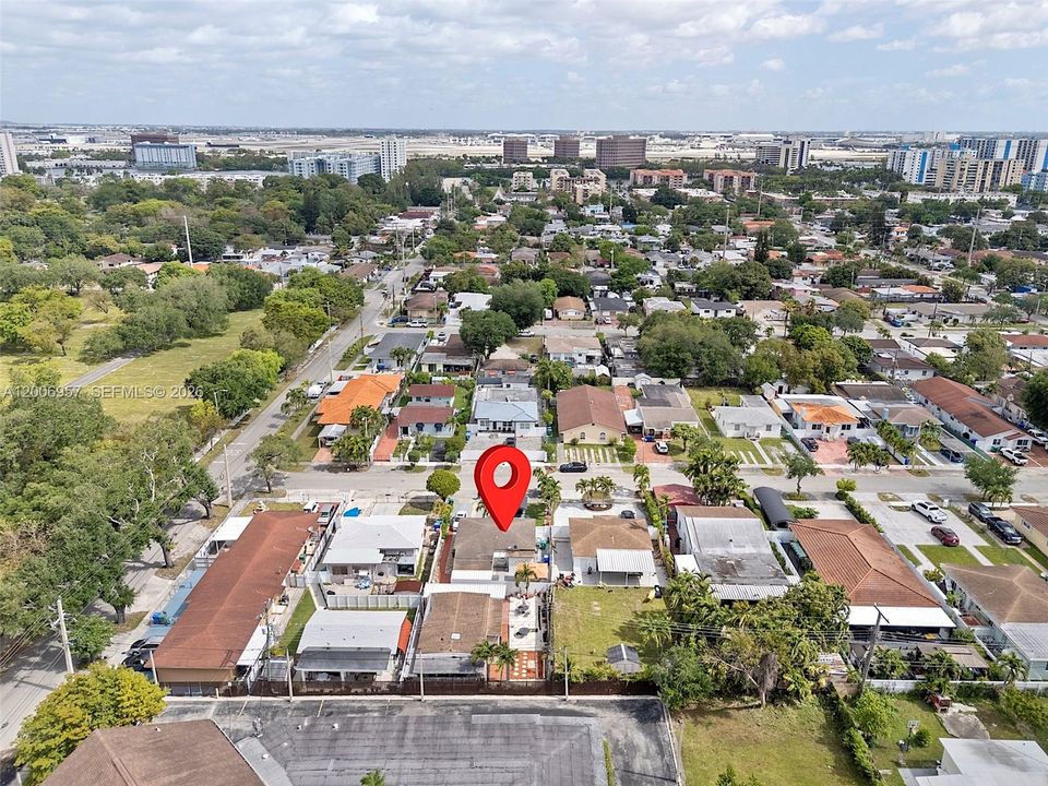 Activo con contrato: $585,000 (3 camas, 1 baños, 825 Pies cuadrados)