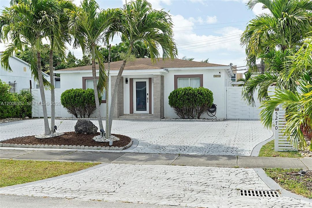 Activo con contrato: $585,000 (3 camas, 1 baños, 825 Pies cuadrados)