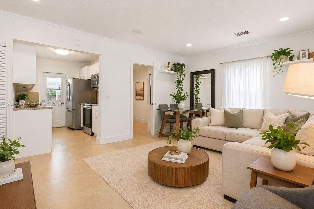 Activo con contrato: $585,000 (3 camas, 1 baños, 825 Pies cuadrados)