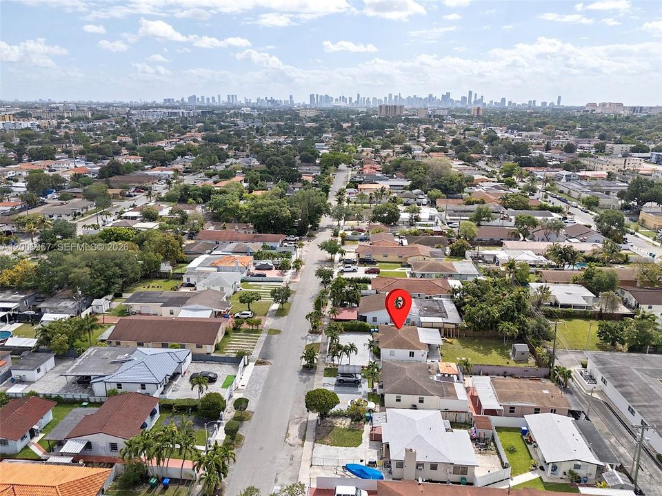 Activo con contrato: $585,000 (3 camas, 1 baños, 825 Pies cuadrados)