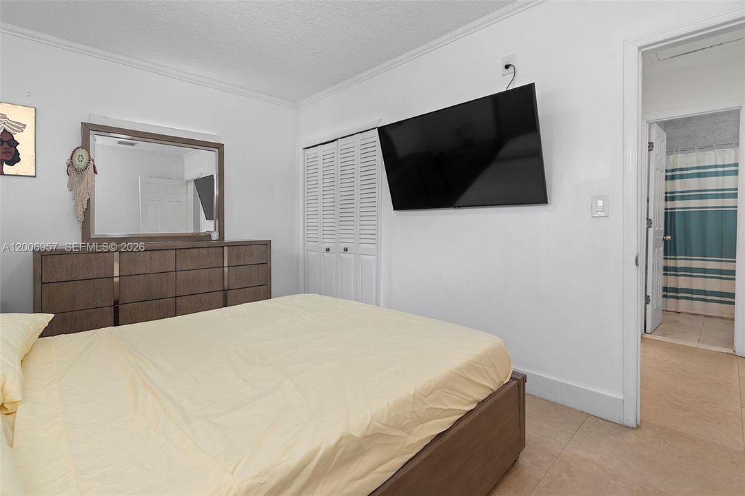 Activo con contrato: $585,000 (3 camas, 1 baños, 825 Pies cuadrados)