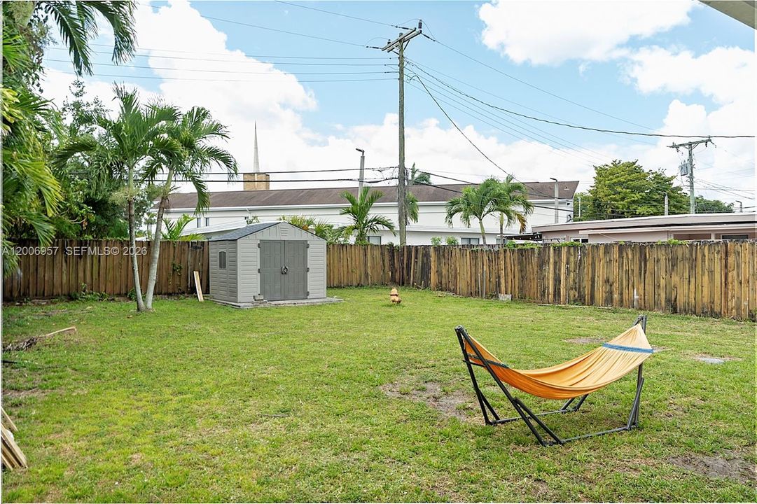 Activo con contrato: $585,000 (3 camas, 1 baños, 825 Pies cuadrados)