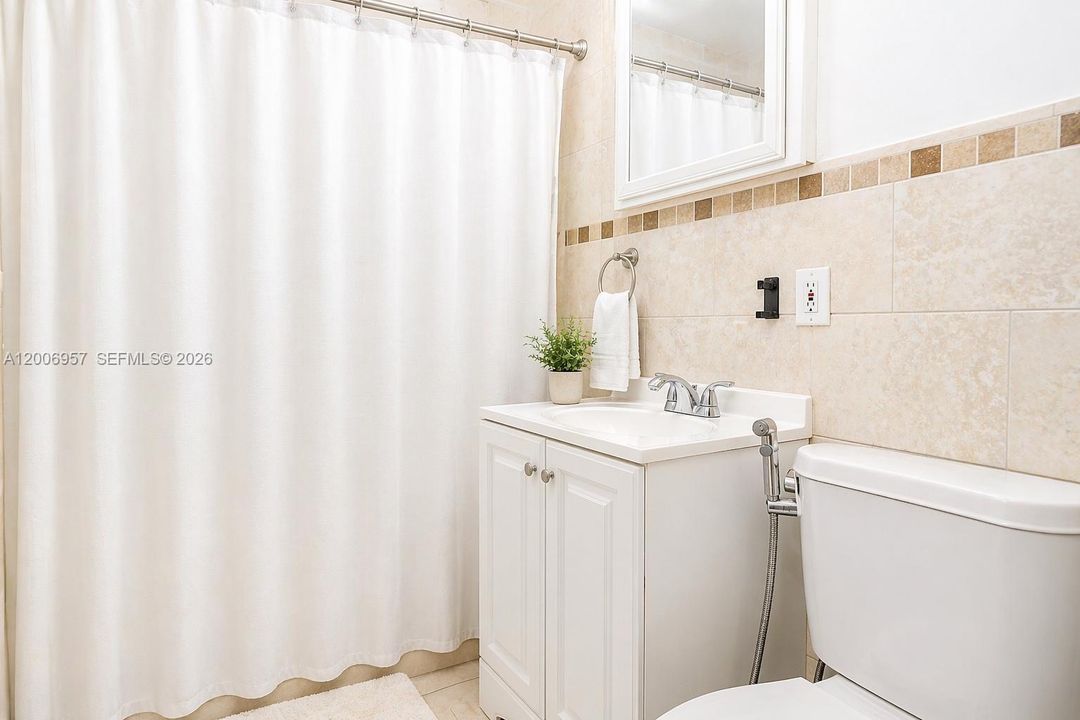 Activo con contrato: $585,000 (3 camas, 1 baños, 825 Pies cuadrados)