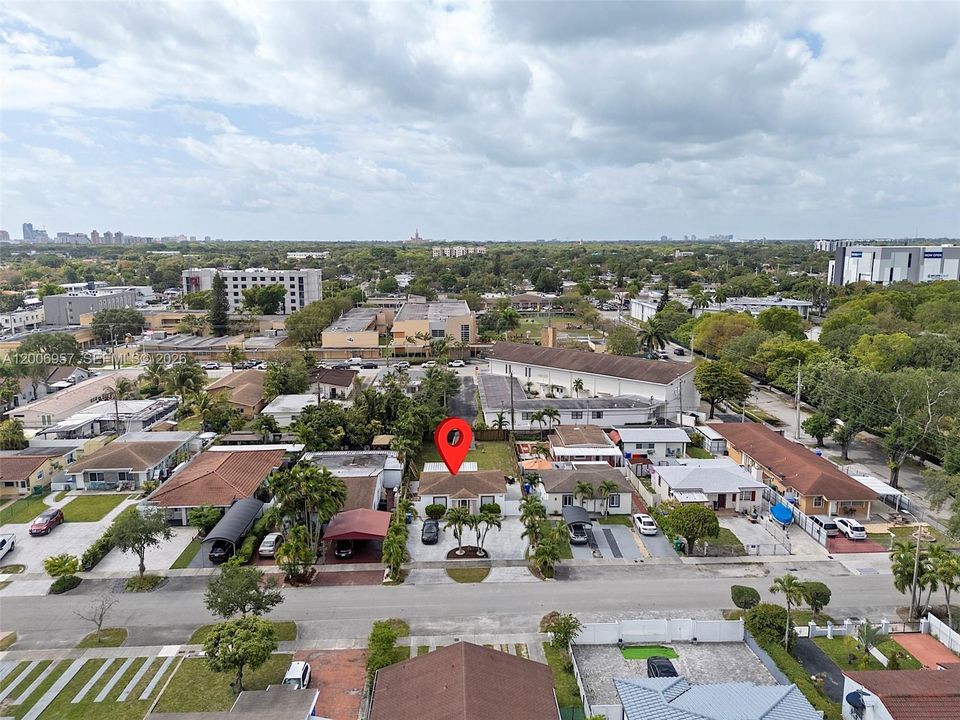 Activo con contrato: $585,000 (3 camas, 1 baños, 825 Pies cuadrados)