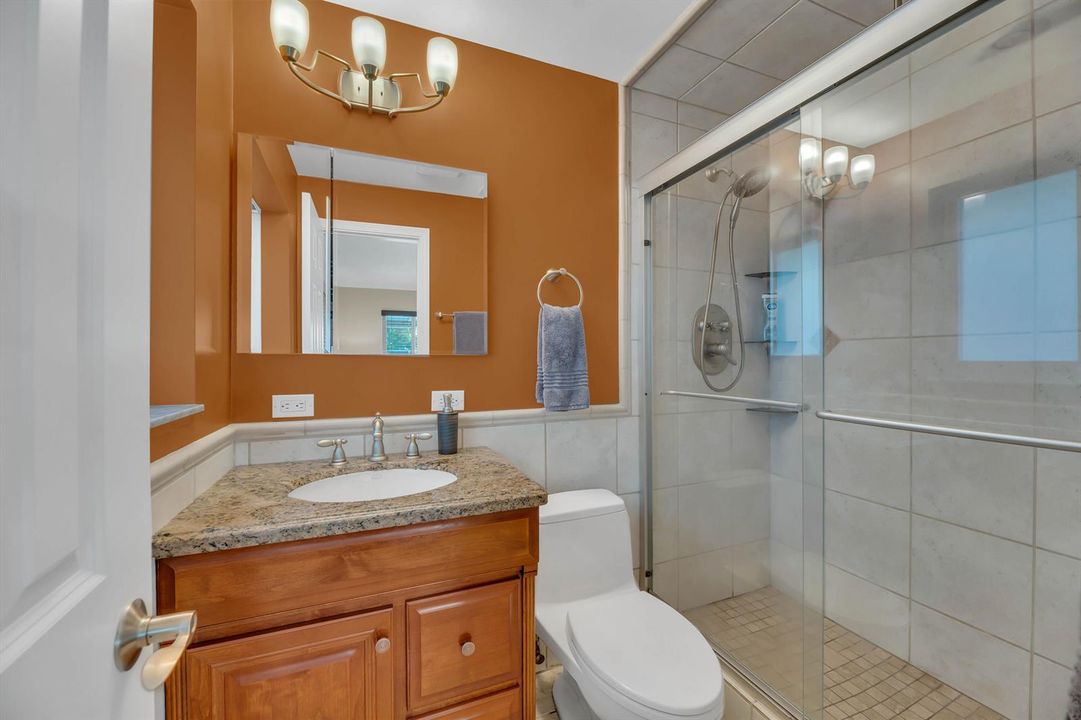 2401 NE 17th Terrace-19