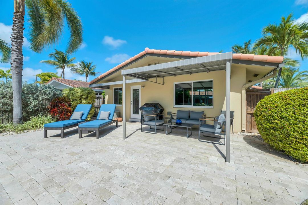 2401 NE 17th Terrace-36