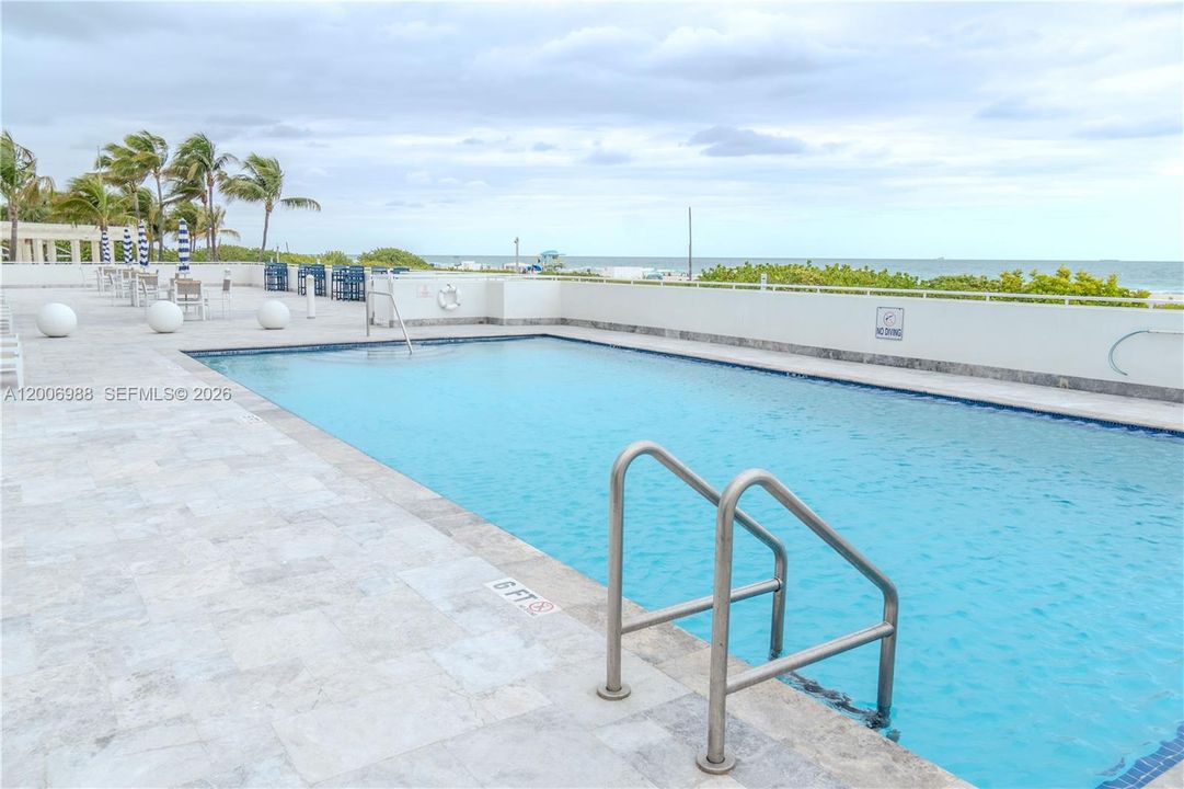For Sale: $485,000 (1 beds, 1 baths, 655 Square Feet)
