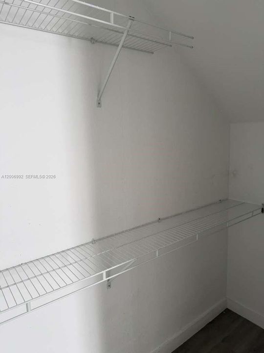 Recientemente alquilado: $1,000 (1 camas, 1 baños, 1398 Pies cuadrados)