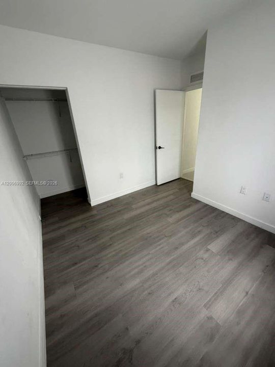 Recientemente alquilado: $1,000 (1 camas, 1 baños, 1398 Pies cuadrados)