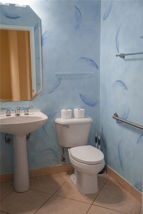 For Sale: $449,000 (3 beds, 2 baths, 2215 Square Feet)