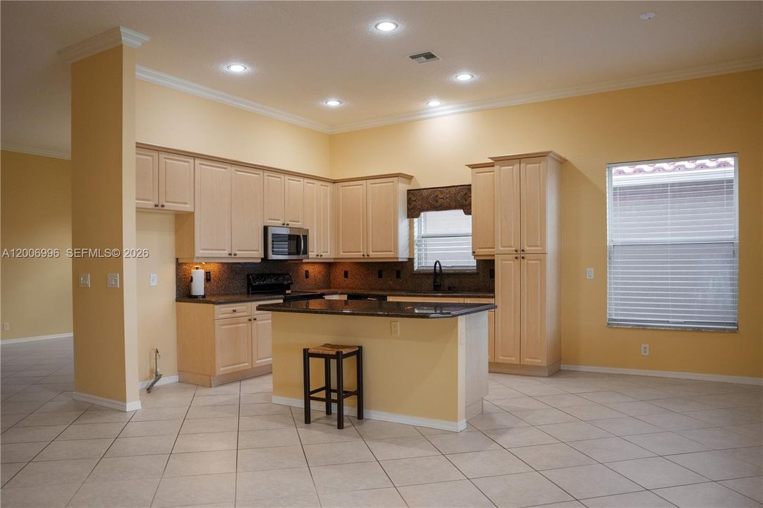 For Sale: $449,000 (3 beds, 2 baths, 2215 Square Feet)
